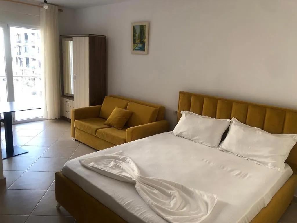 Hotel Mario, Shengjin