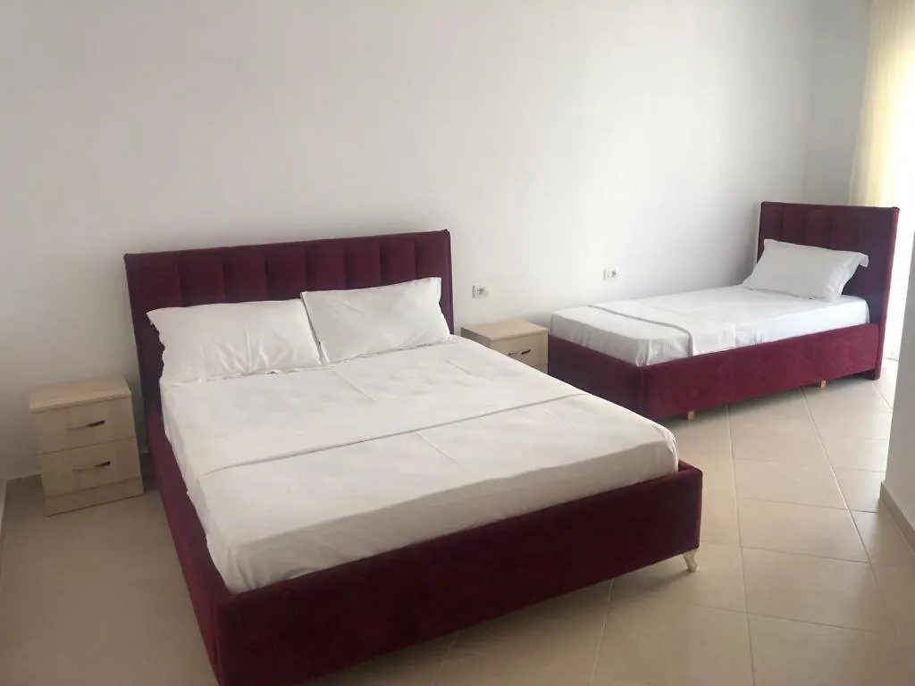 Hotel Mario, Shengjin