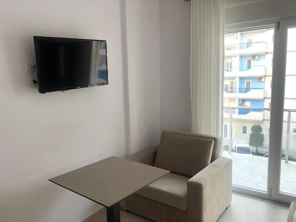 Hotel Mario, Shëngjin