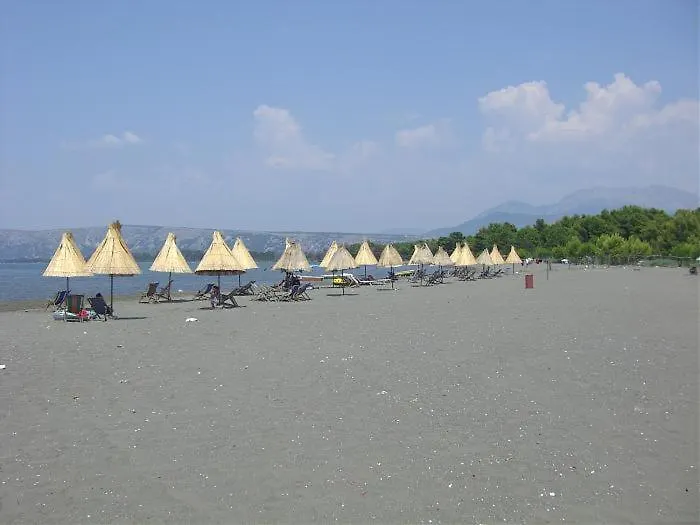 Hotel Mario, Shëngjin