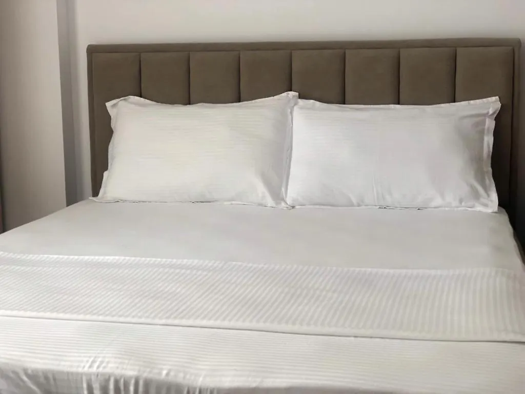 Hotel Mario, Shëngjin